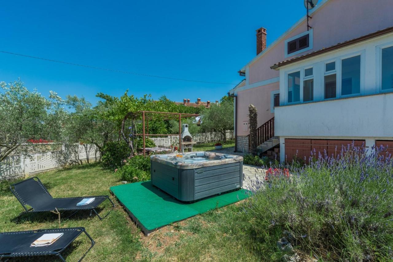 Ferienhaus Zora With Whirlpool Sveti Lovreč Pazenatički Extérieur photo