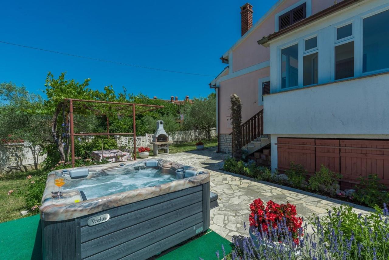 Ferienhaus Zora With Whirlpool Sveti Lovreč Pazenatički Extérieur photo